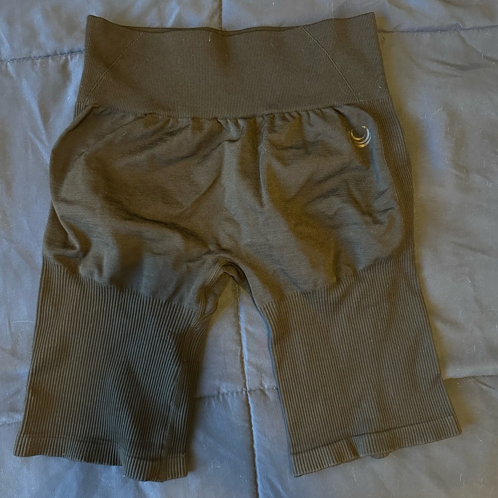 Scrunch Seamless Ribbed Contour Shorts from Lazuli Label